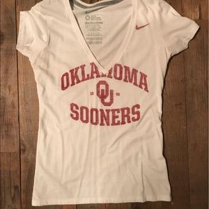OU Nike V-neck tee